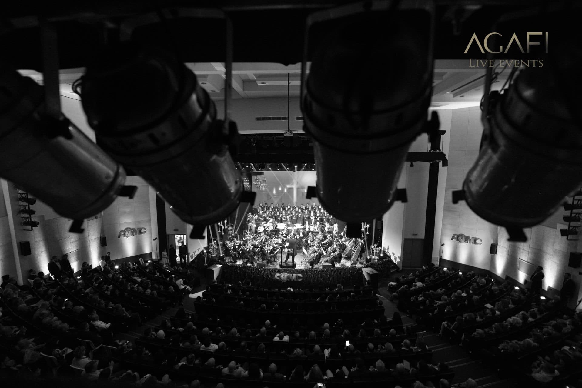 The lighting rig over the full auditorium
